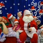 Przedszkolaki na spotkaniu ze świętym Mikołajem