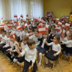 foto: Dzieci z MP2 uczciły Święto Flagi Polskiej - DSCF9718 150x150
