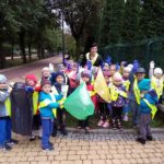 Przedszkolaki podczas akcji sprzątania świata