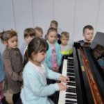 foto: Przedszkolaki z MP2 odwiedziły Szkołę Muzyczną I Stopnia - P1070506 150x150