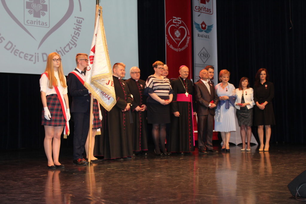 foto: Gala jubileuszowa 25-lecia Caritas Diecezji Drohiczyńskiej - IMG 5437 1024x682