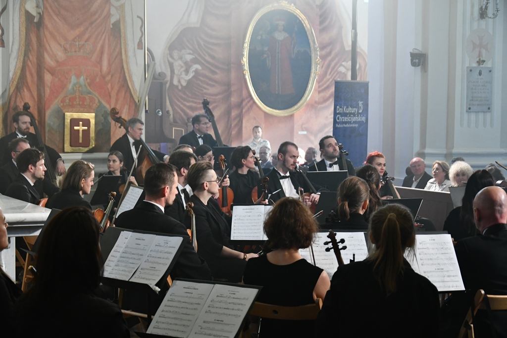 foto:  - Koncert Requiem dla swiata Drohiczyn 23.04 32