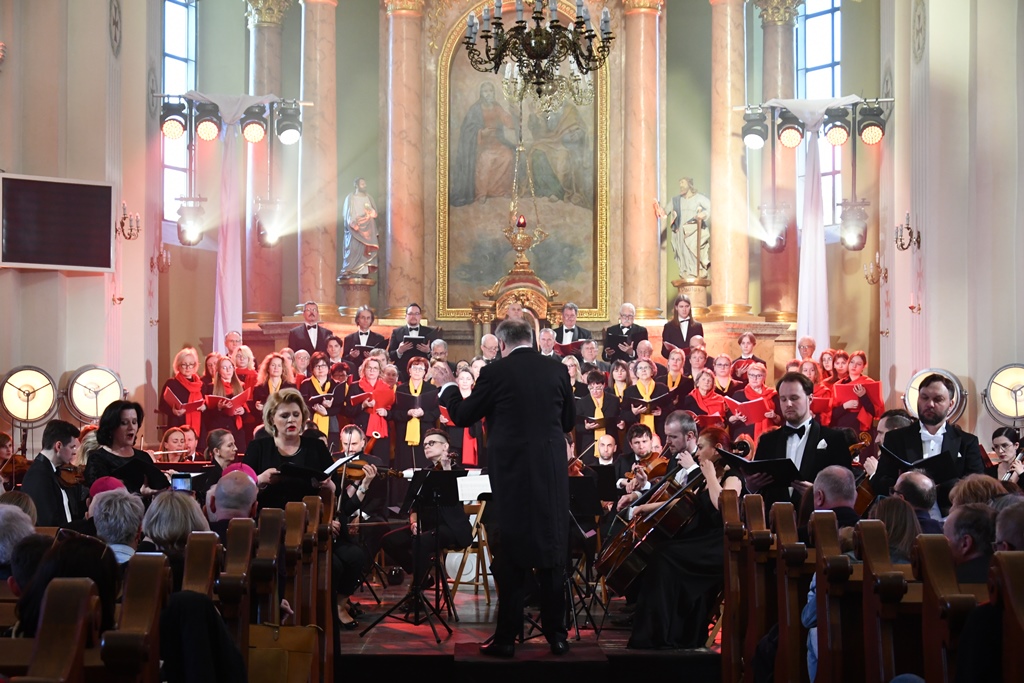 foto:  - Koncert Requiem dla swiata Drohiczyn 23.04 49
