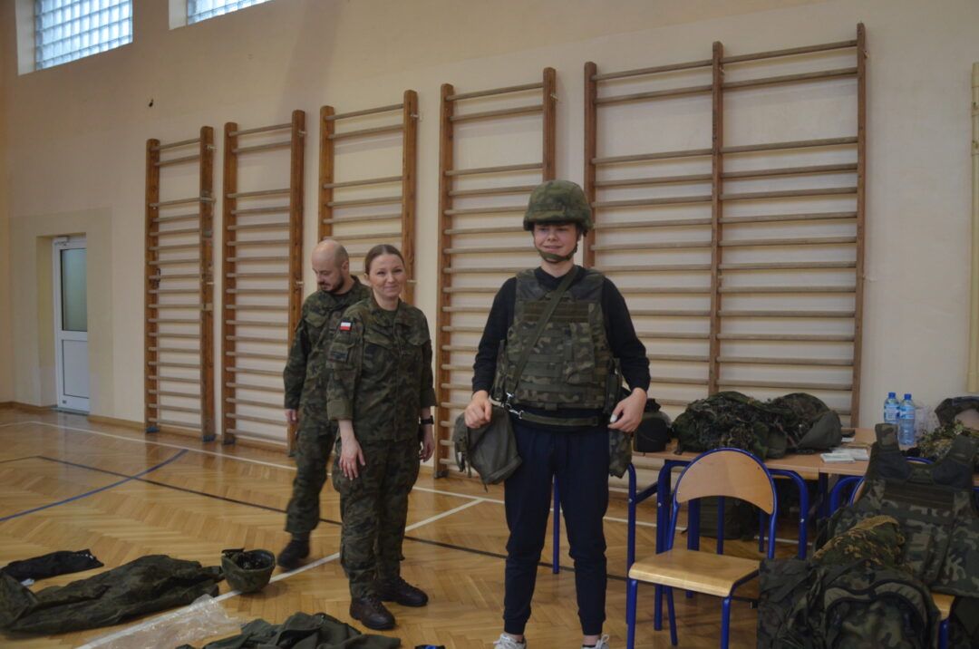 foto: Spotkanie z żołnierzami WOT w SP2 - DSC 3239 1080x716