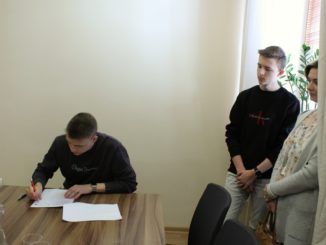 podpisanie umów do projektu