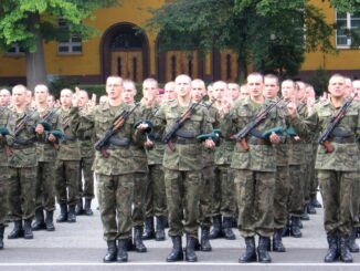 Przysięga nowo wcielonych żołnierzy w Polsce - zdjęcie ilustracyjne