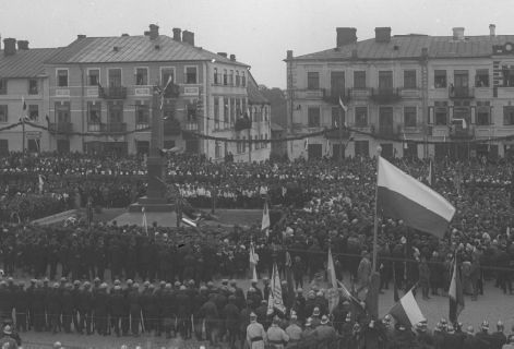 Odsłonięcie pomnika ks. gen Stanisława Brzoski na rynku w Sokołowie Podlaskim 23 maja 1925 r.
